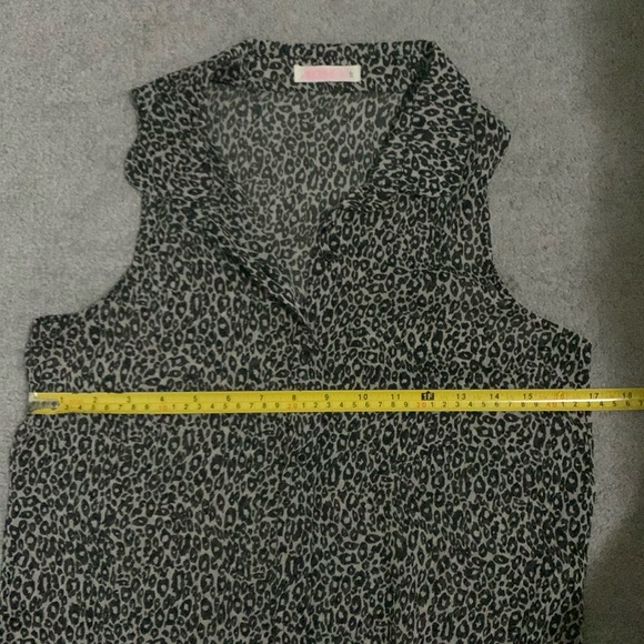 Button down sleeveless, cheetah print. EUC. - Picture 5 of 5